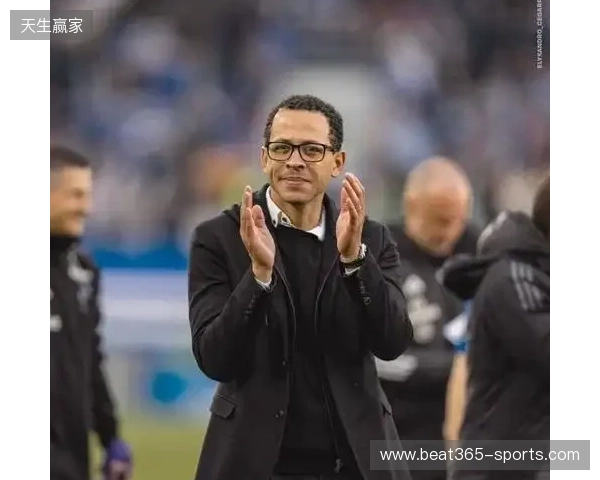 官方:罗塞尼尔出任切尔西主帅,签约至2032年 官方:罗塞尼尔出任切尔西主帅,签约至2032年
