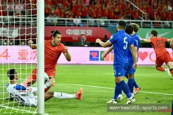 打平就出线！杨晨：泰国队这种踢法，我觉得中国队不能轻视