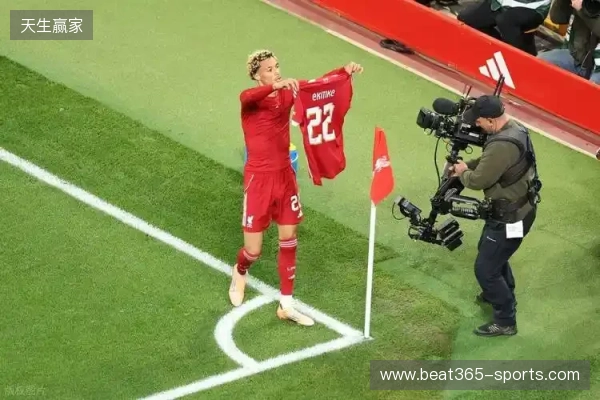 埃基蒂克:期待重回马赛主场踢球,那里有着难以置信的球迷 埃基蒂克:期待重回马赛主场踢球,那里有着难以置信的球迷