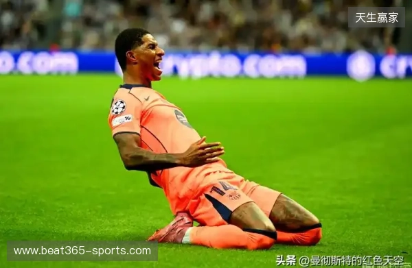 卫报记者:曼联考虑加强对雷恩前锋梅特的追求,身价3000万欧左右 卫报记者:曼联考虑加强对雷恩前锋梅特的追求,身价3000万欧左右