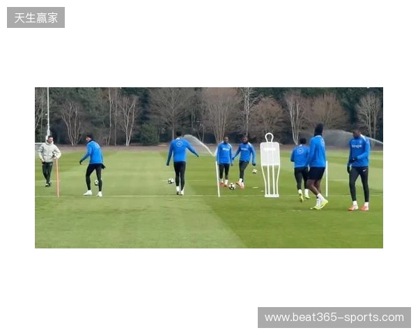 跟队:埃斯特旺参加了切尔西的公开训练,里斯、约恩森缺席 跟队:埃斯特旺参加了切尔西的公开训练,里斯、约恩森缺席