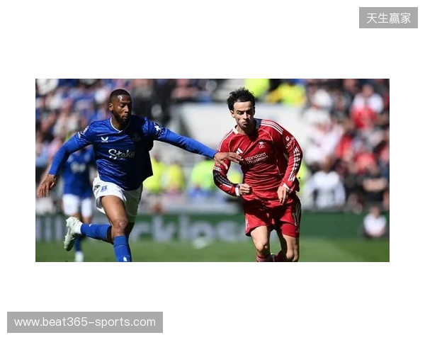 记者：琼斯正考虑结束16年红军生涯，维拉热刺国米有意