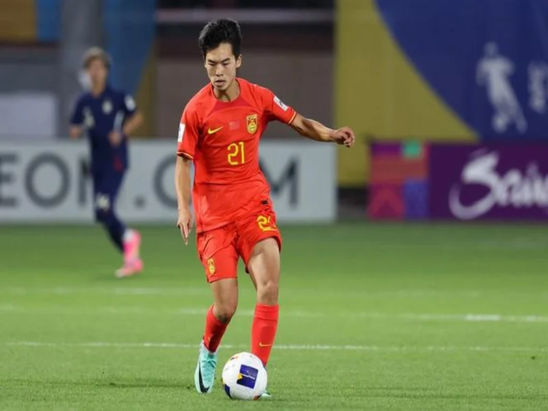 德转官网更新，U19国青队员张城瑞已正式加盟大连英博